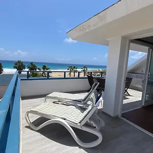  Appartement Leme Bedje Sea View - By Bobbywashere